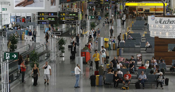 Аэропорт города Малага, Испания. Пассажирский терминал