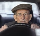 Пожилой водитель:  не угроза, но опасность 