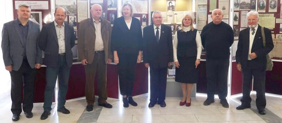 Участники ХV Абрамовских чтений на выставке в Ставропольском музее-заповеднике