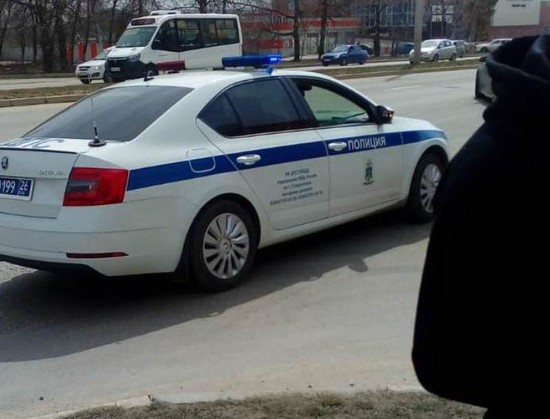 Сотрудники Госавтоинспекции Минераловодского округа помогли жителям Ставрополя устранить поломку автомобиля