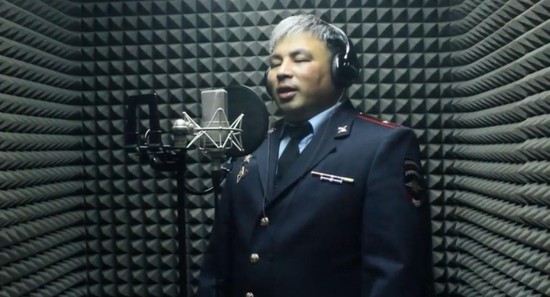 Фото: Скриншот из видеоклипа к песне