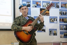 Десантник Виктор Страхов специально к 70-летию Победы написал песню «Дорогие ветераны».