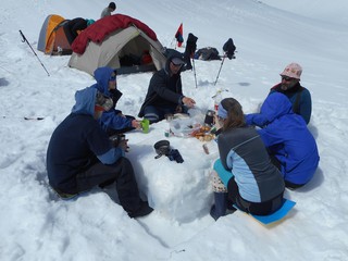 Лагерь на высоте 2800 метров