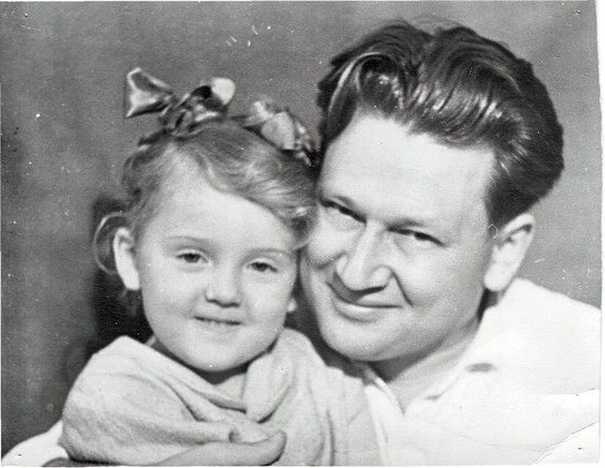 Композитор Виктор Королёв с дочерью Еленой (снимок из семейного архива Е.В. Саитбаталовой)