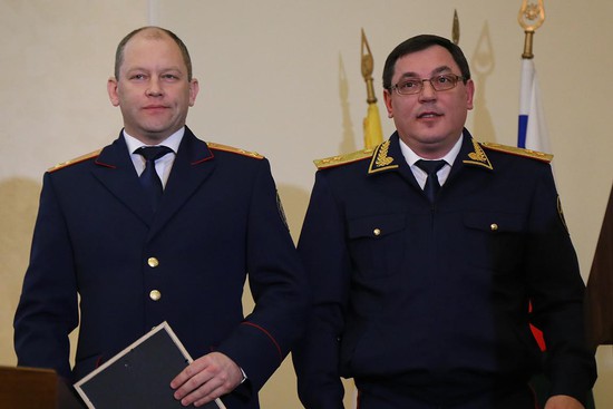 Сергей Дубровин наградил Сергея Антоненко, руководителя следственного отдела по Промышленному району Ставрополя.