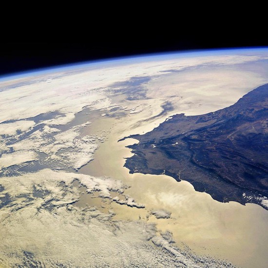 Южная оконечность Африки с высоты Международной космической станции. (Фотография космонавта Олега Скрипочки.  5 апреля 2016).