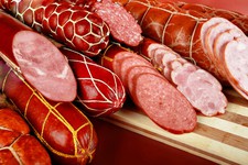 Житель Ставрополья похитил центнер мяса из колбасного цеха