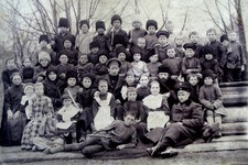 На фото 1914 года: жители села Правокумского, священство, учителя, простые жители. 