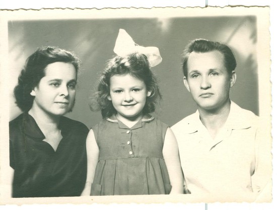 Молодая семья с Дочкой Ириной.