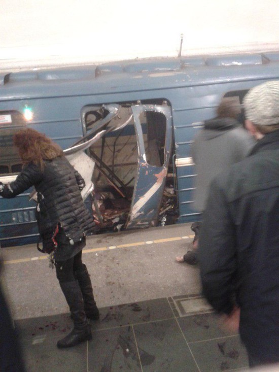 Взрыв в питерском метро
