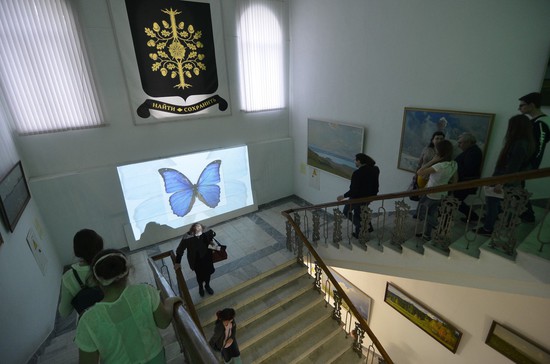 В залах музея-заповедника «порхали» бабочки и оживали пейзажи