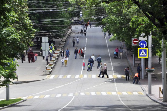 Городские дороги полюбились пешеходам