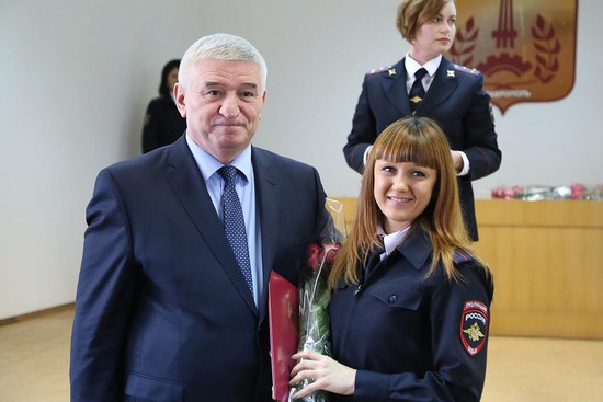 Глава Ставрополя Андрей Джатдоев наградил сотрудников полиции.