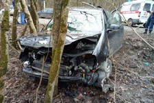 Водитель автомобиля «Volkswagen Jetta» не справился с управлением на повороте и вылетел с проезжей части в кювет.