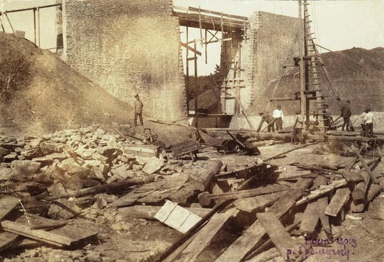 Строительство моста через речку Гремучку. 1916 год.  Фото Н.А. Филимонова. 