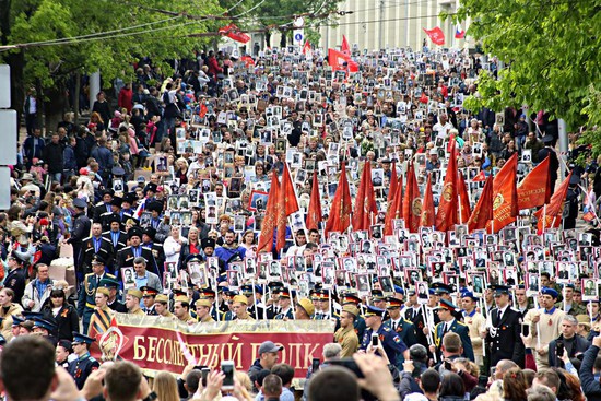  В шествии Бессмертного полка в Ставрополе приняло участие более 60 тысяч человек.