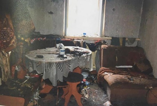 Фото СУ СКР по СК: Осмотр домовладения, где было совершено убийство супругов.