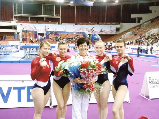 Сборная России по прыжкам на акробатической дорожке - чемпионы мира 2009 года - все воспитанницы Таисии Скакун.