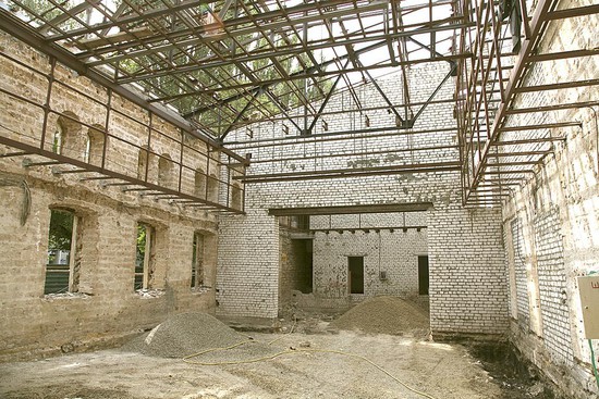 В здании театра идут реставрационные работы  (фото предоставлено Ставропольским краевым театром кукол).