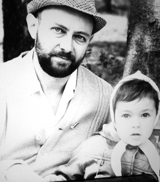 Георгий Габрусь с дочерью Алиной  (из семейного архива Татьяны Даниелян).