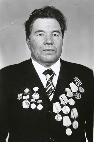 Иван Антонович Касьянов в боях  подо Ржевом получил восемь ранений.