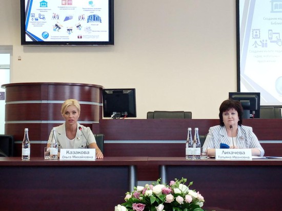 Ольга Казакова и Татьяна Лихачева на встрече с журналистами.