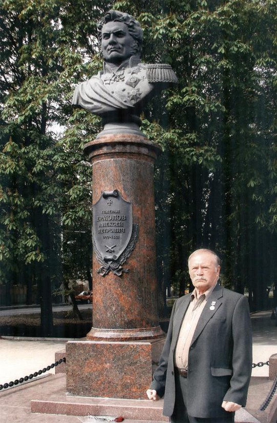 Автор и его работа – памятник-бюст герою Отечественной войны 1812 года генералу А.П. Ермолову в Ставрополе.