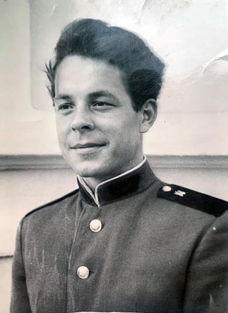 Солдат Советской Армии.