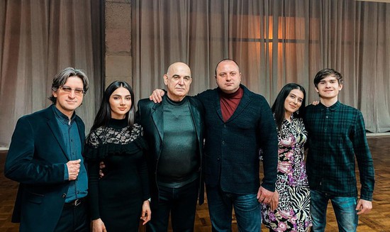  Слева направо: Александр Руднев, Кристина Газарян, Пётр Ларин, Алексей Хуторенко, Тамила Абдуллаева, Андрей Дзюба.