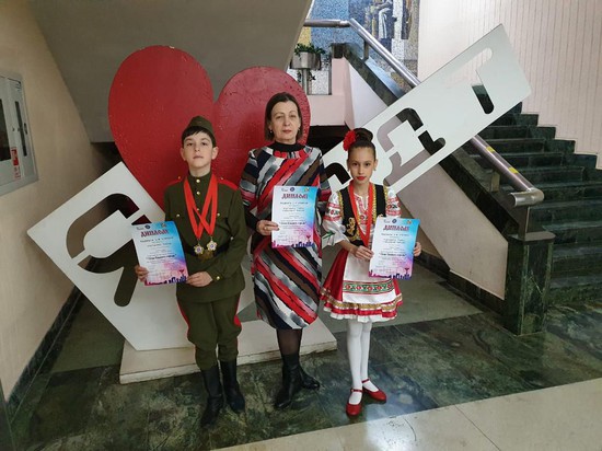 На фото администрация Туркменского округа: Нелли Пащенко, Паша Катрышев и Милана Сафарова.