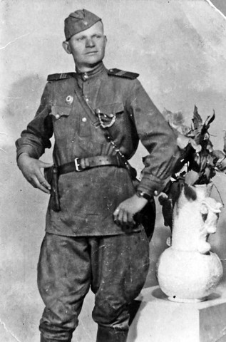 Ставрополец Павел Панов  после Парада Победы  на Красной площади  (июнь 1945 года.)