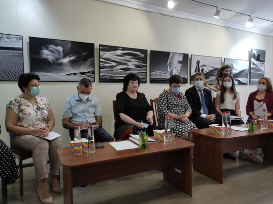 На пресс-конференции в музее-усадьбе художника В.И. Смирнова.