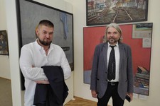 Евгений Ромашко и Максим Титов в зале  Ставропольского музея изобразительных искусств.