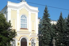 Ставрополь. Памятник первой учительнице. Фото Ольги Метелкиной