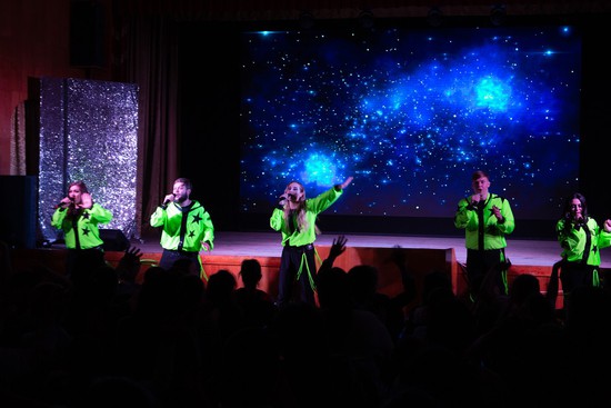 Артисты «Ставрополья» показали детям космическое шоу