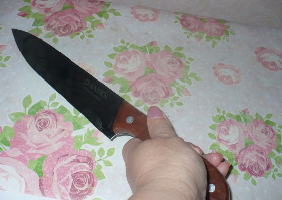 Женщина угрожала ножом