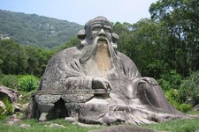 Каменная скульптура Лао Цзы, расположенная к северу от г. Цюаньчжоу, Китай
