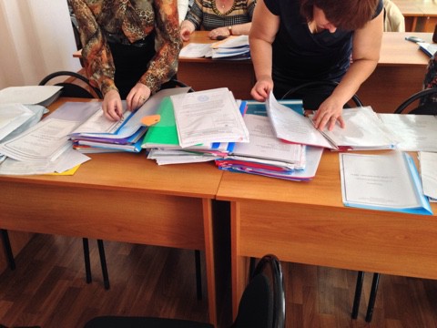 Проверка работ в школе Ставрополя. Фото из архива