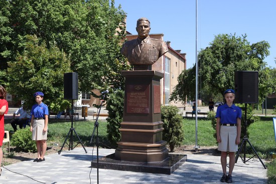 Памятник генералу Маргелову установили в Зеленокумске