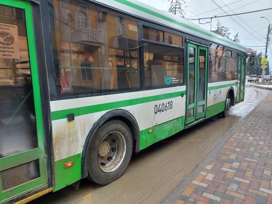 Троллейбусы и автобусы развезут горожан по домам после праздника