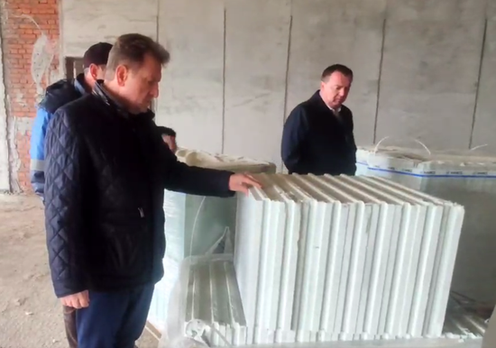 Иван Ульянченко в строящейся школе. Скриншот из видео в Телеграм-канале мэра Ставрополя