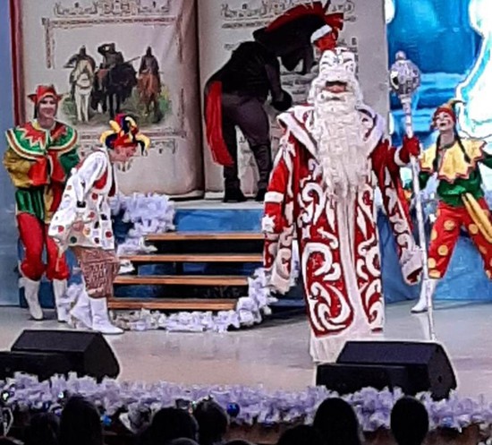 Дед Мороз поздравил детей. Пресс-служба минобразования Ставропольского края