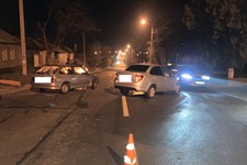 В Ставрополе на улице Серова столкнулись два авто. Фото ГИБДД СК