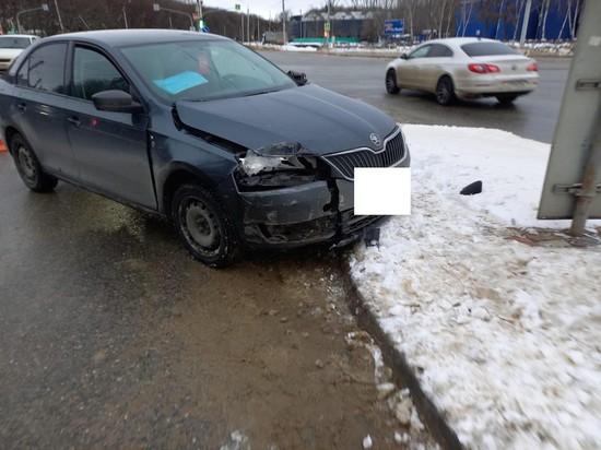 В Ставрополе начинающий водитель врезался в ЛЭП. Фото ГИБДД СК