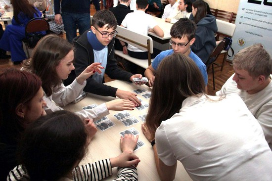 Школьники отвечают на вопросы об истории края. Пресс-служба администрации Ставрополя