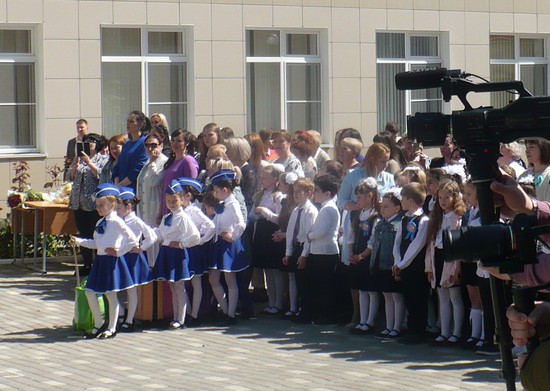 Будущих первоклассников начали зачислять в школы Ставрополья