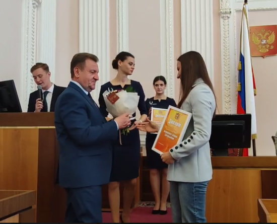 Иван Ульянченко поздравил победителей конкурса. Скриншот из видео в Телеграм-канале мэра Ставрополя