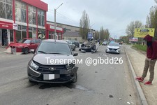 При столкновении двух авто а Михайловске никто не пострадал. Фото ГИБДД СК