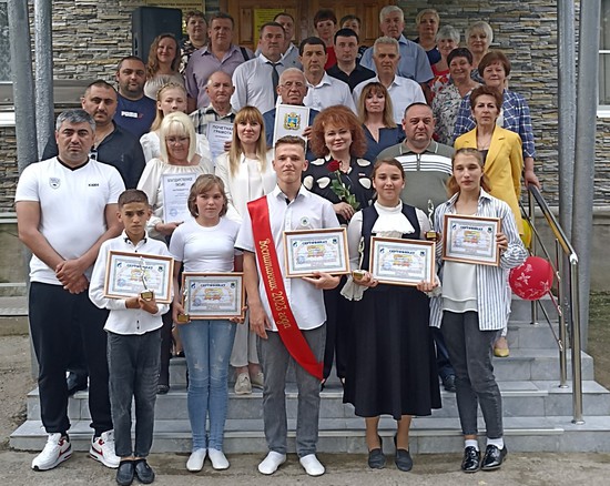 Сотрудники минимущества Ставрополья на празднике в подшефной организации