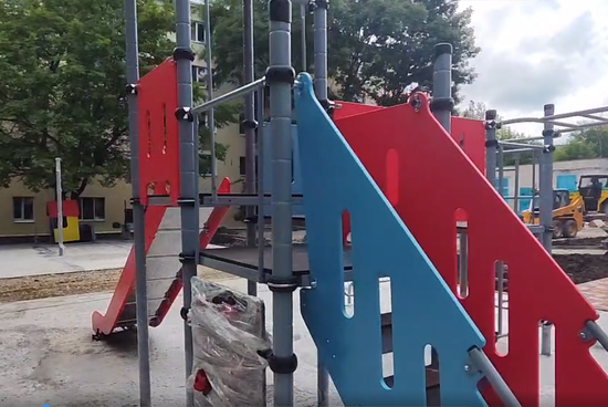 Будущая детская площадка. Скриншот из видео в Телеграм-канале мэра Ставрополя